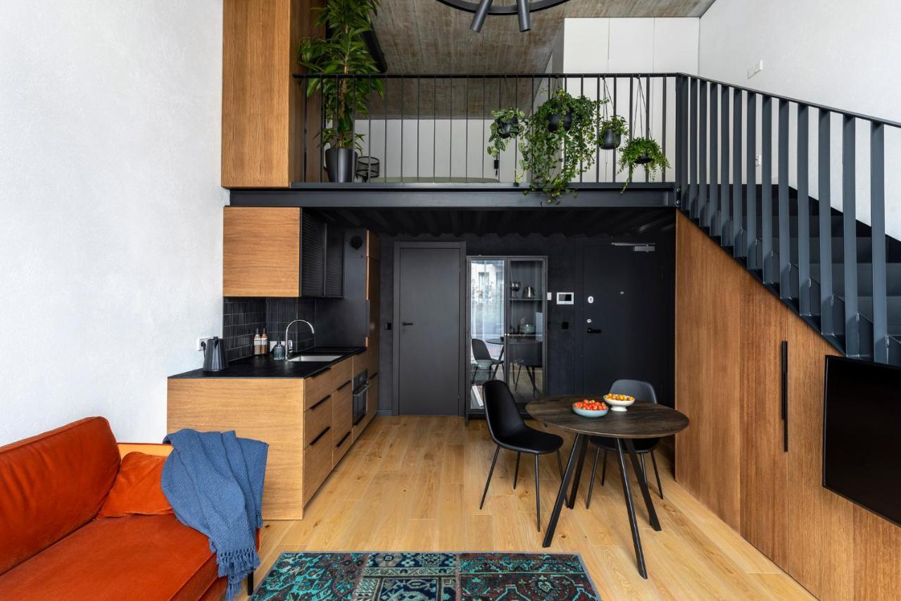 Stylish Loft With Terrace Paupys, Old Town Apartment Вилнюс Екстериор снимка