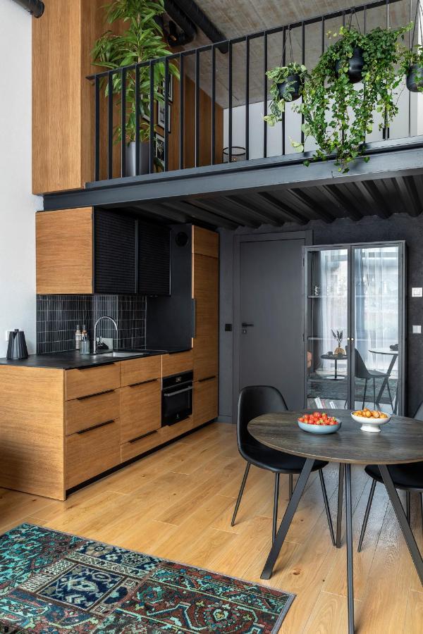 Stylish Loft With Terrace Paupys, Old Town Apartment Вилнюс Екстериор снимка